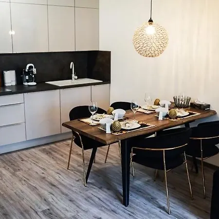 Ah Designe Apartman *